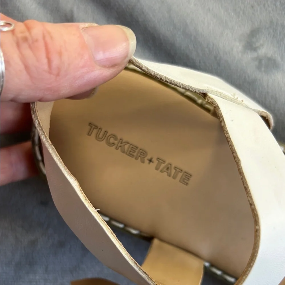 Tucker + Tate White Strappy Kids Sandals size 3
